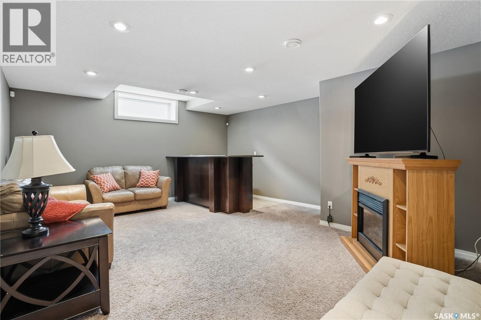 1532 MAPLE HILL CRESCENT Image 32