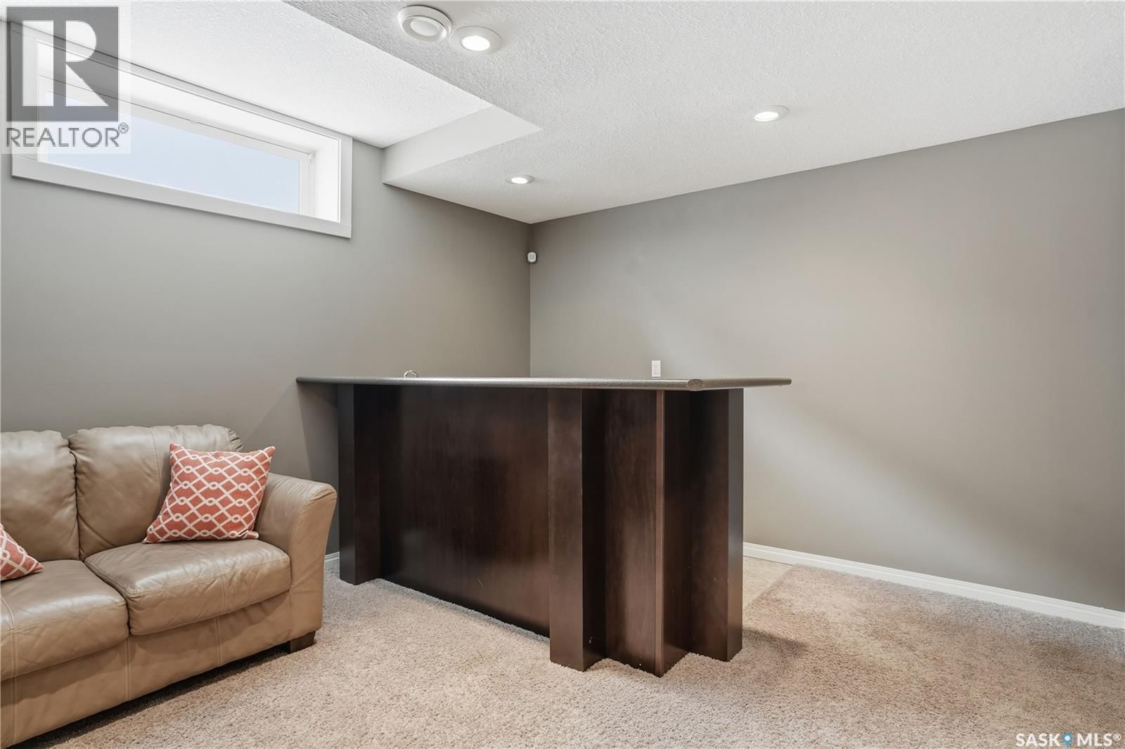 1532 MAPLE HILL CRESCENT Image 34