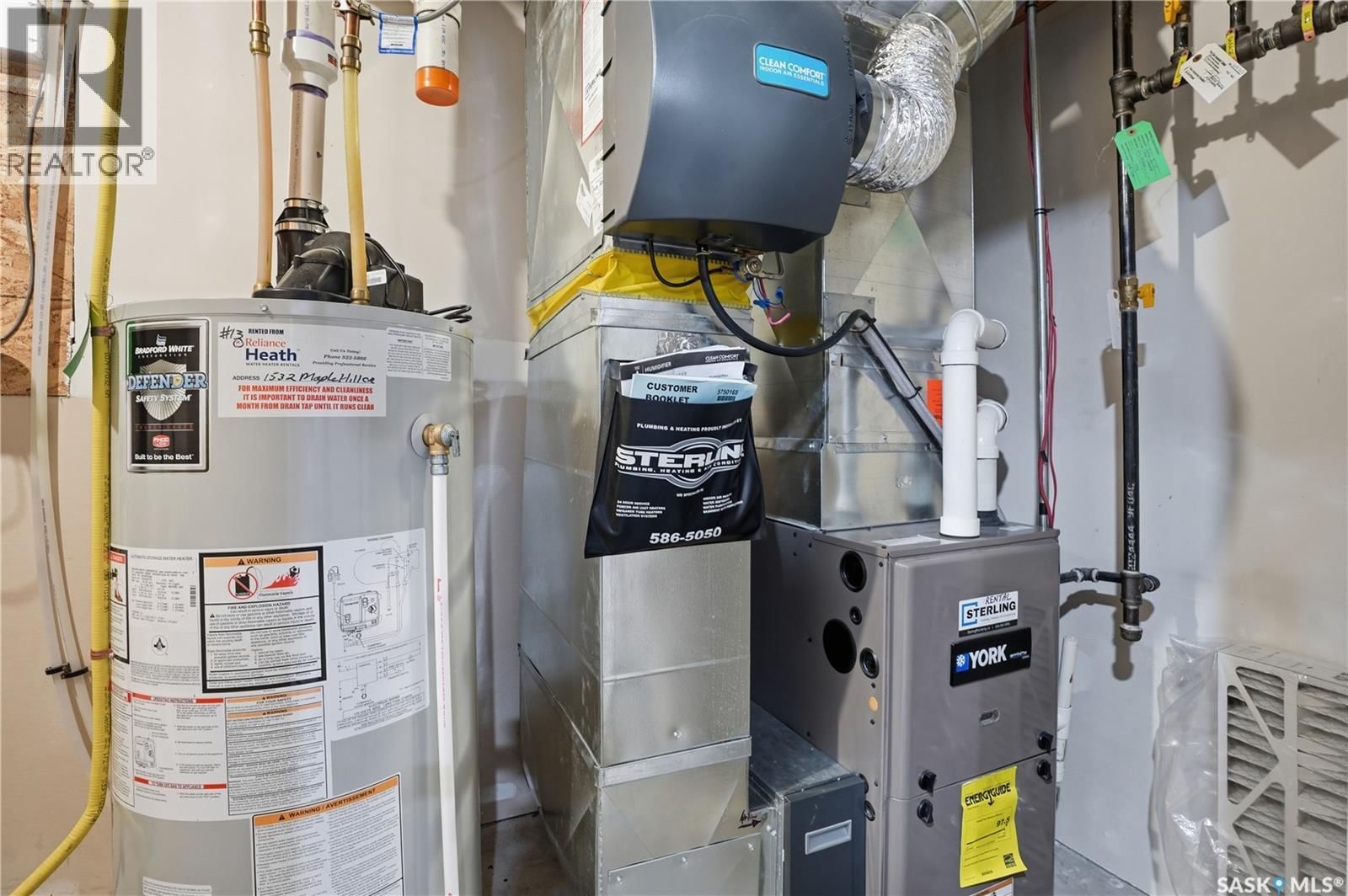 1532 MAPLE HILL CRESCENT Image 40