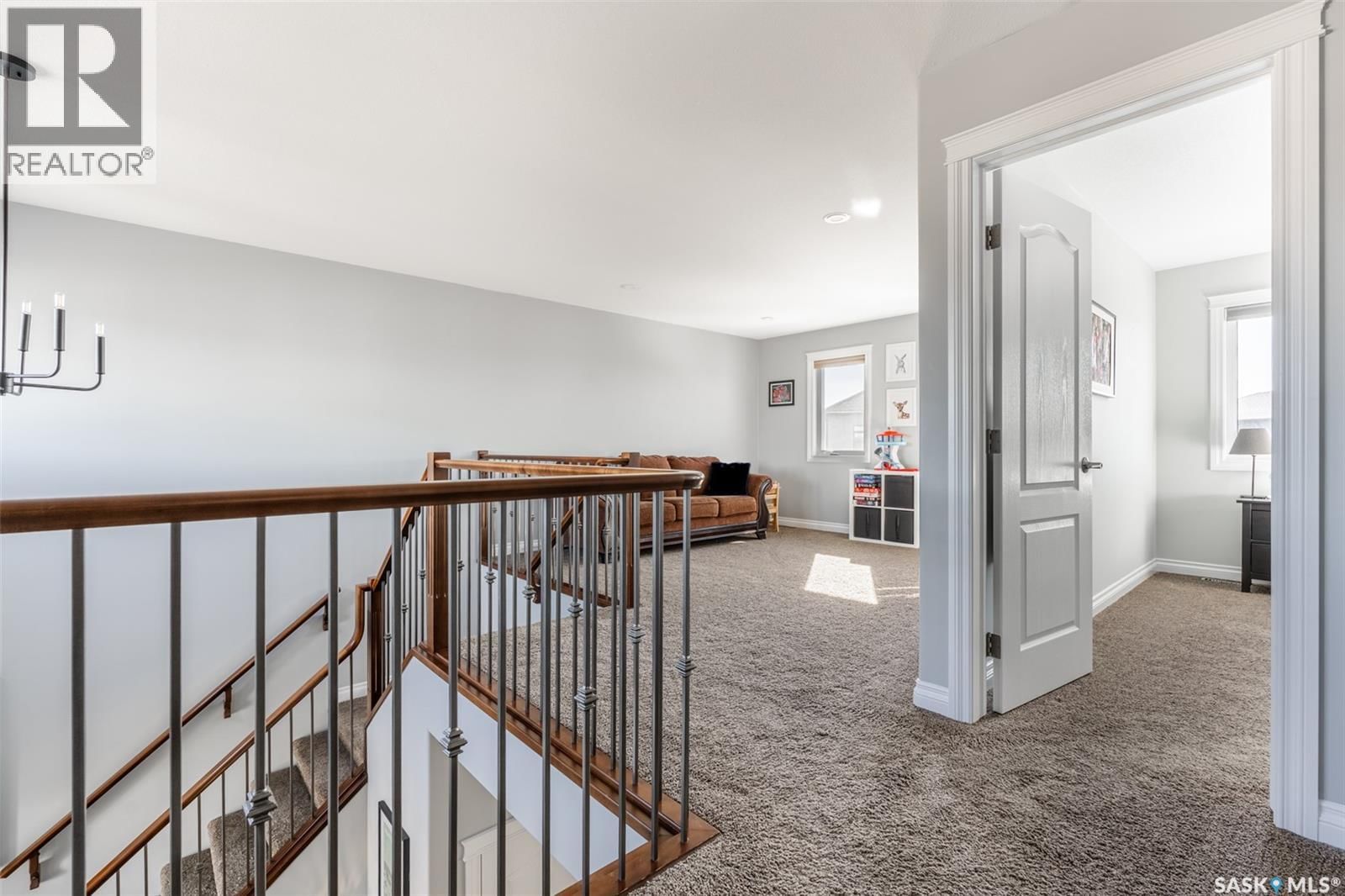 562 EVERGREEN BOULEVARD Image 19