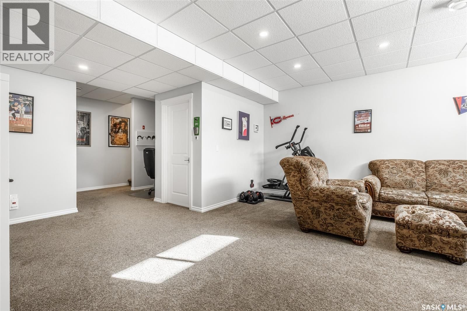 562 EVERGREEN BOULEVARD Image 32