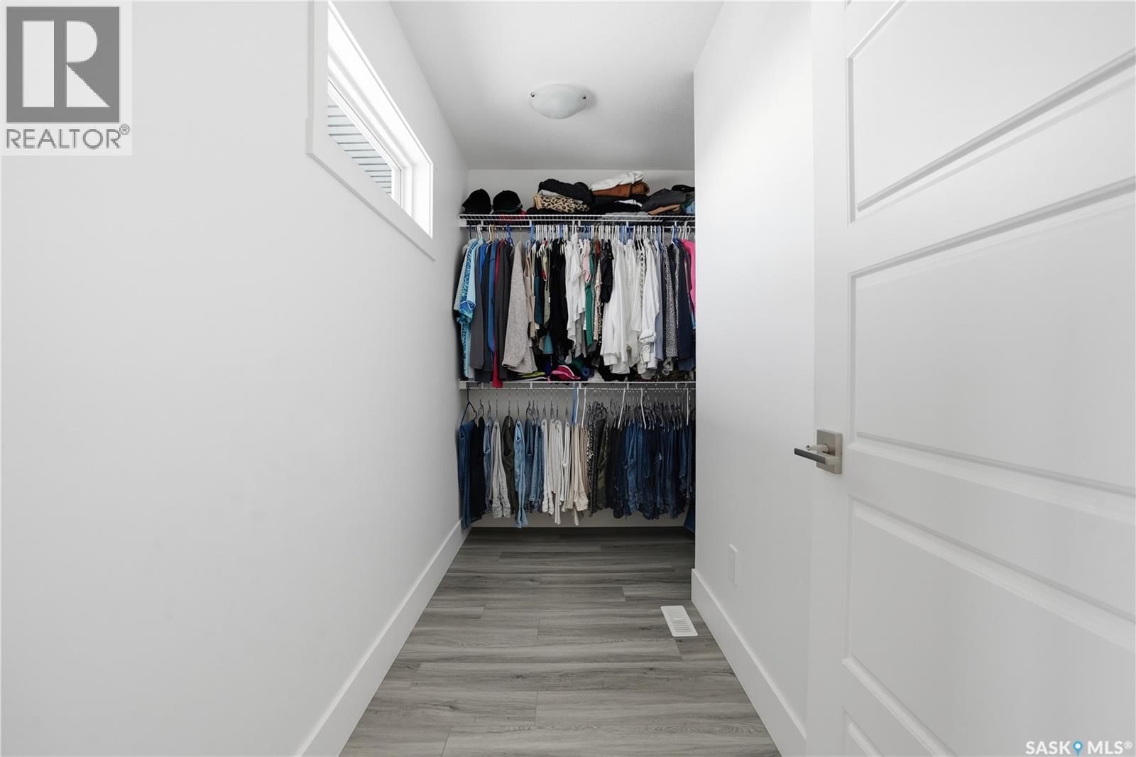 1037 MAPLEWOOD DRIVE Image 24