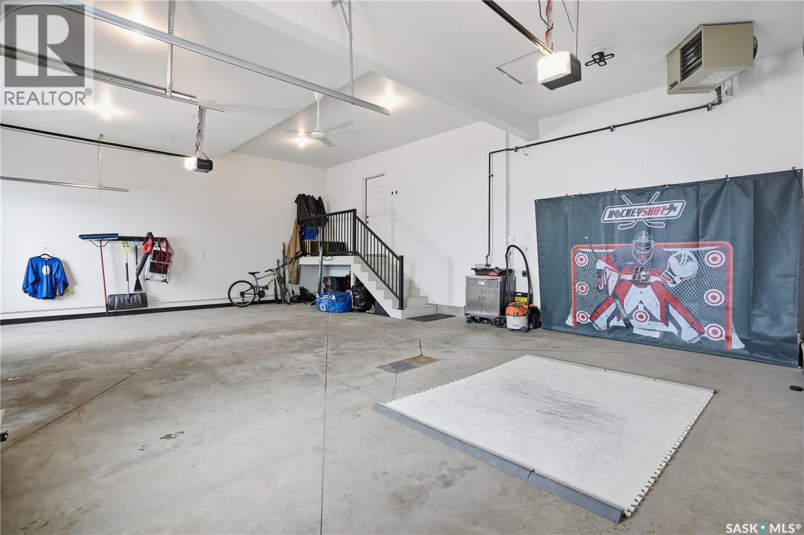 1037 MAPLEWOOD DRIVE Image 44