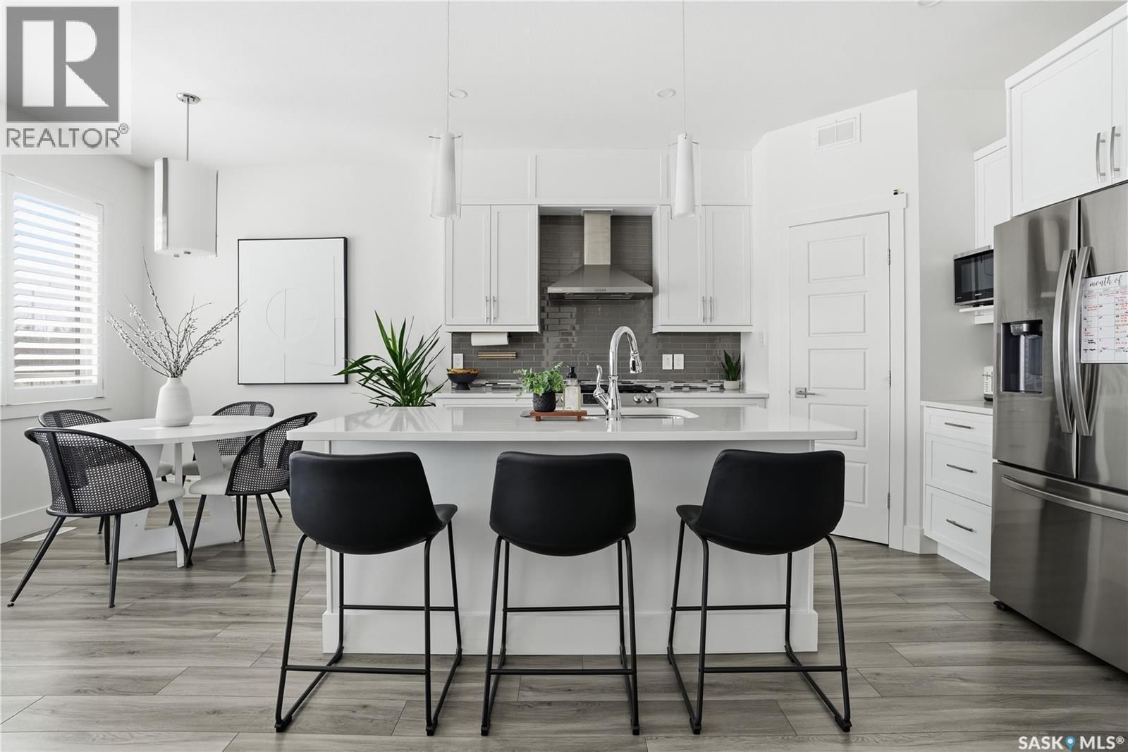 1037 MAPLEWOOD DRIVE Image 6