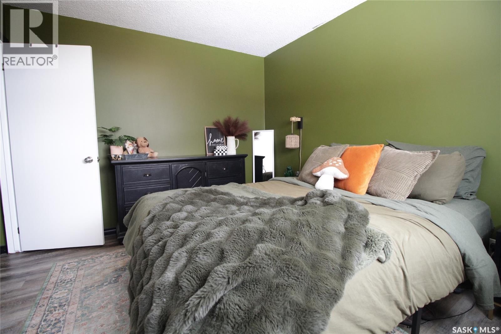 1110 ROBIN AVENUE Image 10