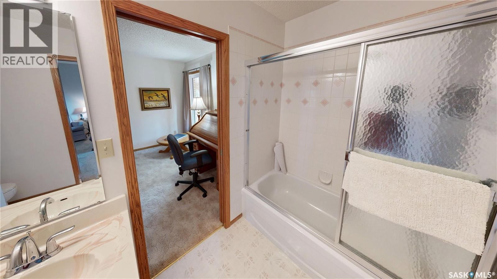 12 PEARL CRESCENT Image 27