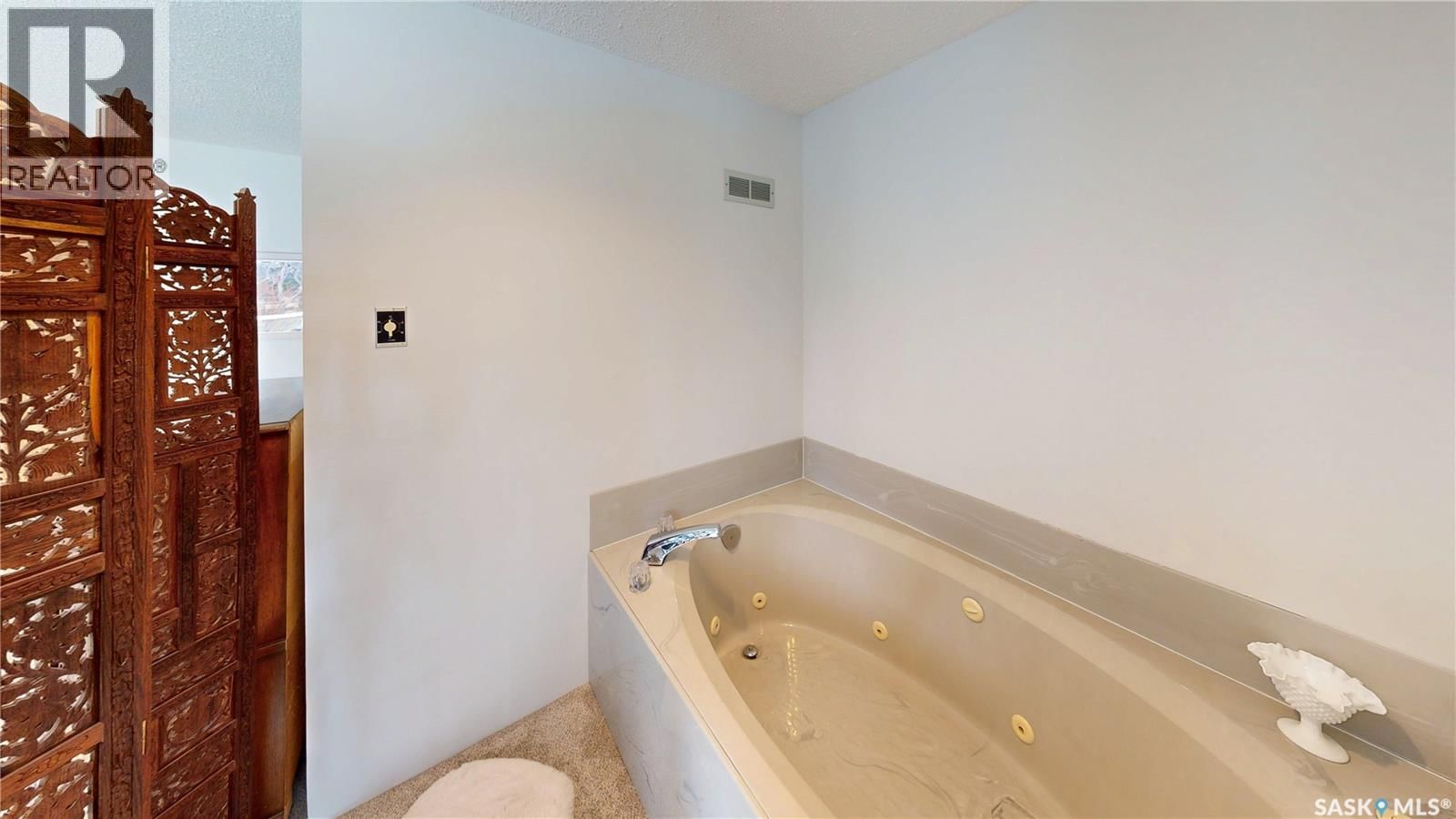 12 PEARL CRESCENT Image 36