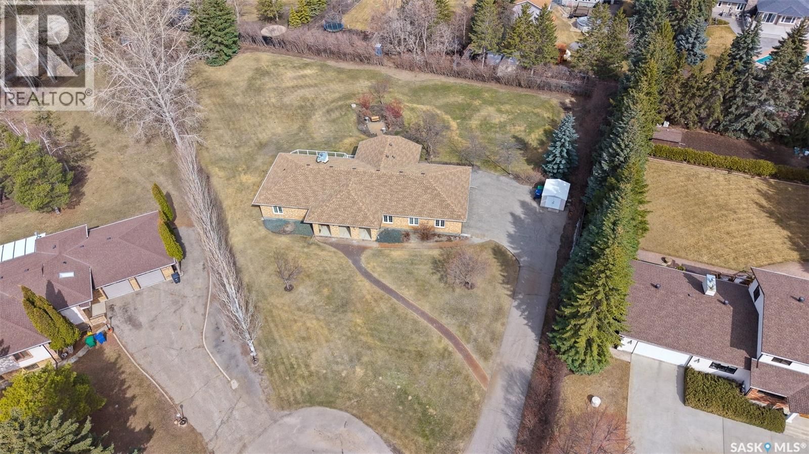 12 PEARL CRESCENT Image 51