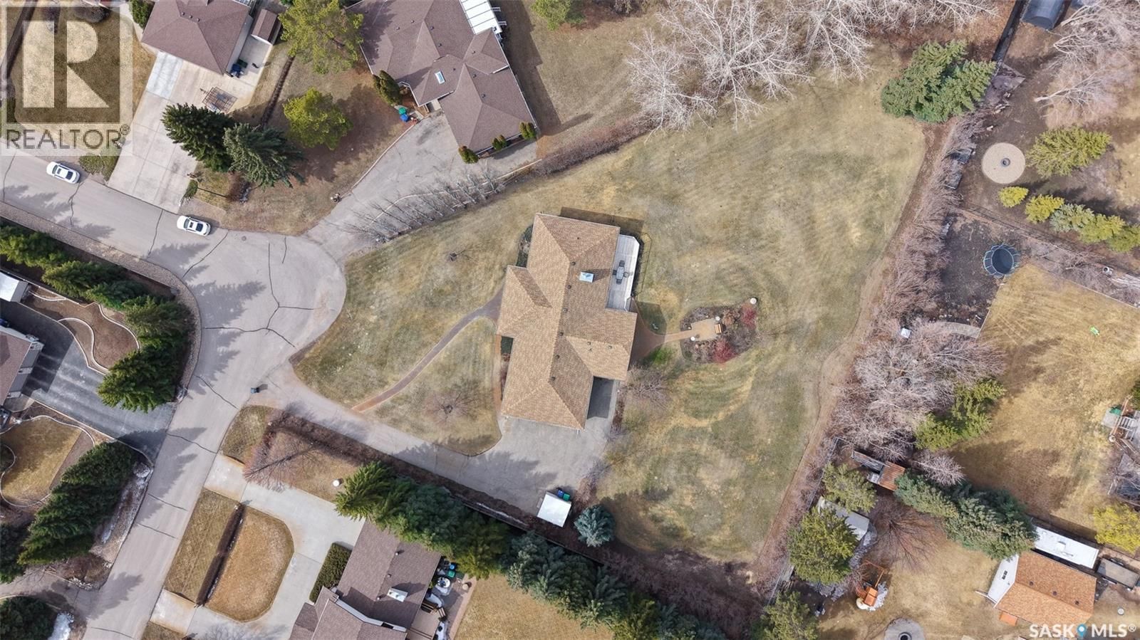 12 PEARL CRESCENT Image 52