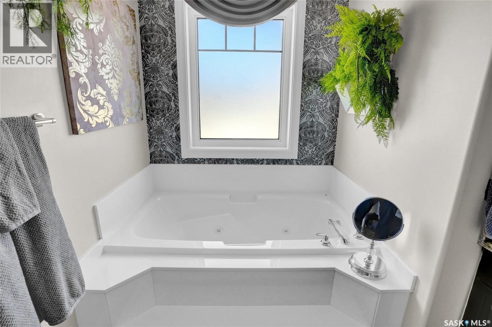 4839 MAZINKE CRESCENT Image 28