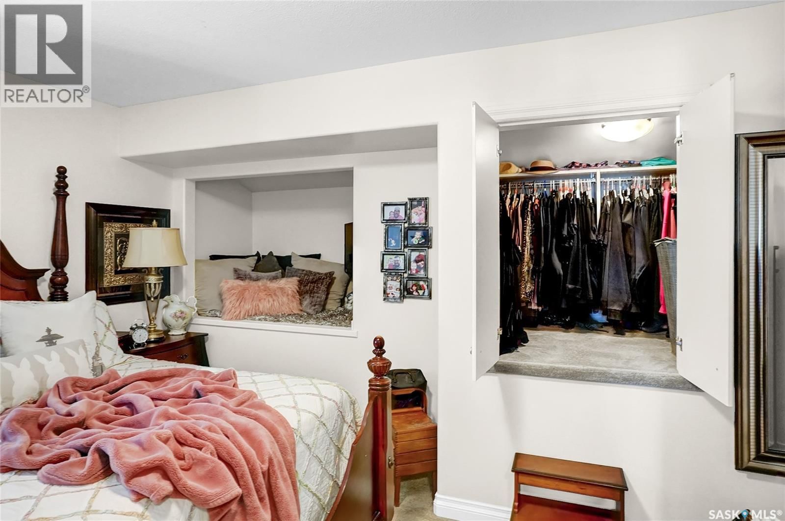 4839 MAZINKE CRESCENT Image 32