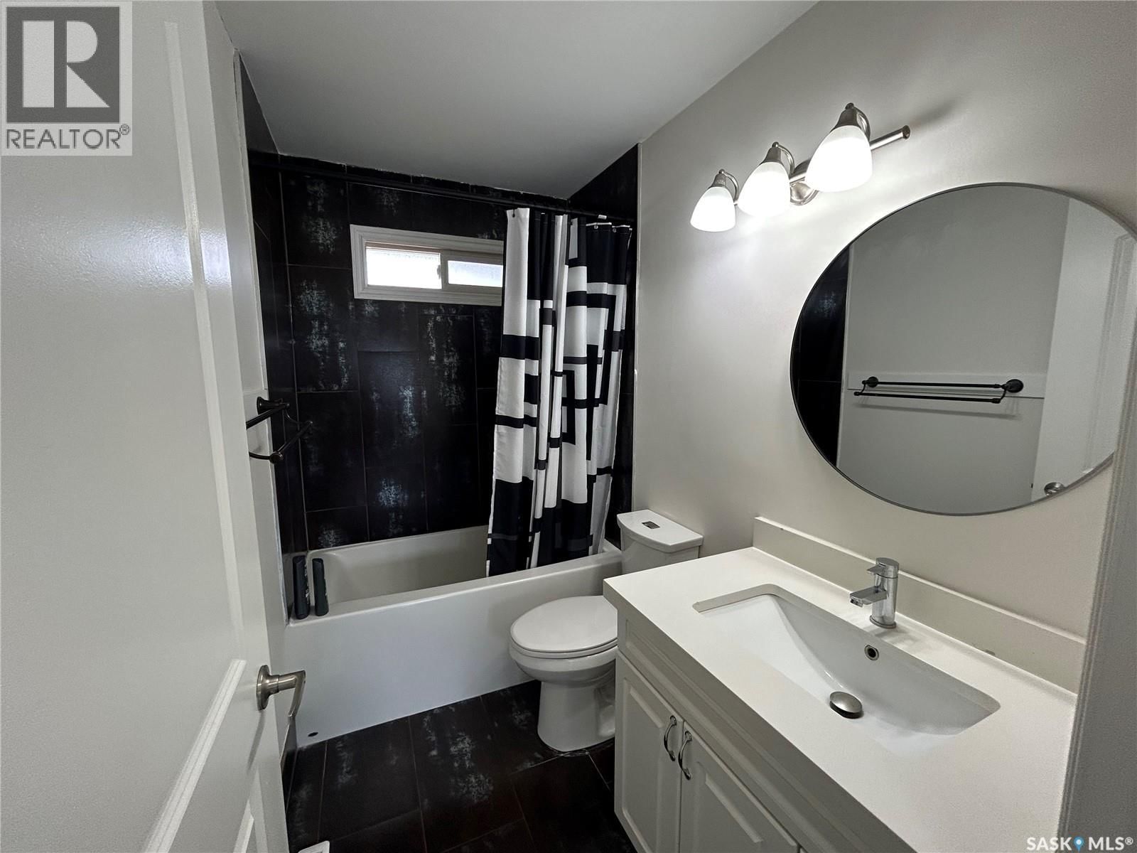 2616 CLARENCE AVENUE Image 12