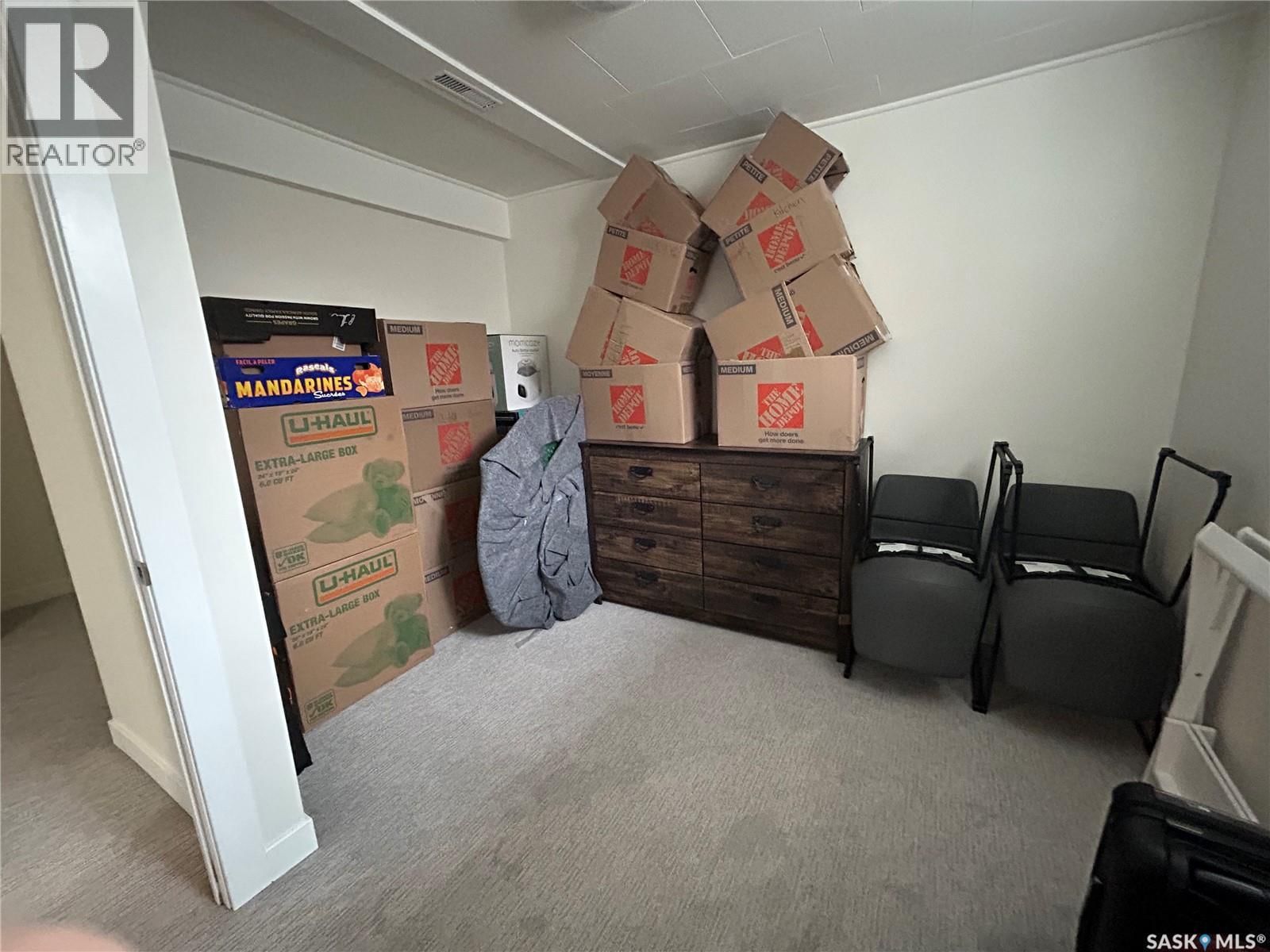 2616 CLARENCE AVENUE Image 15