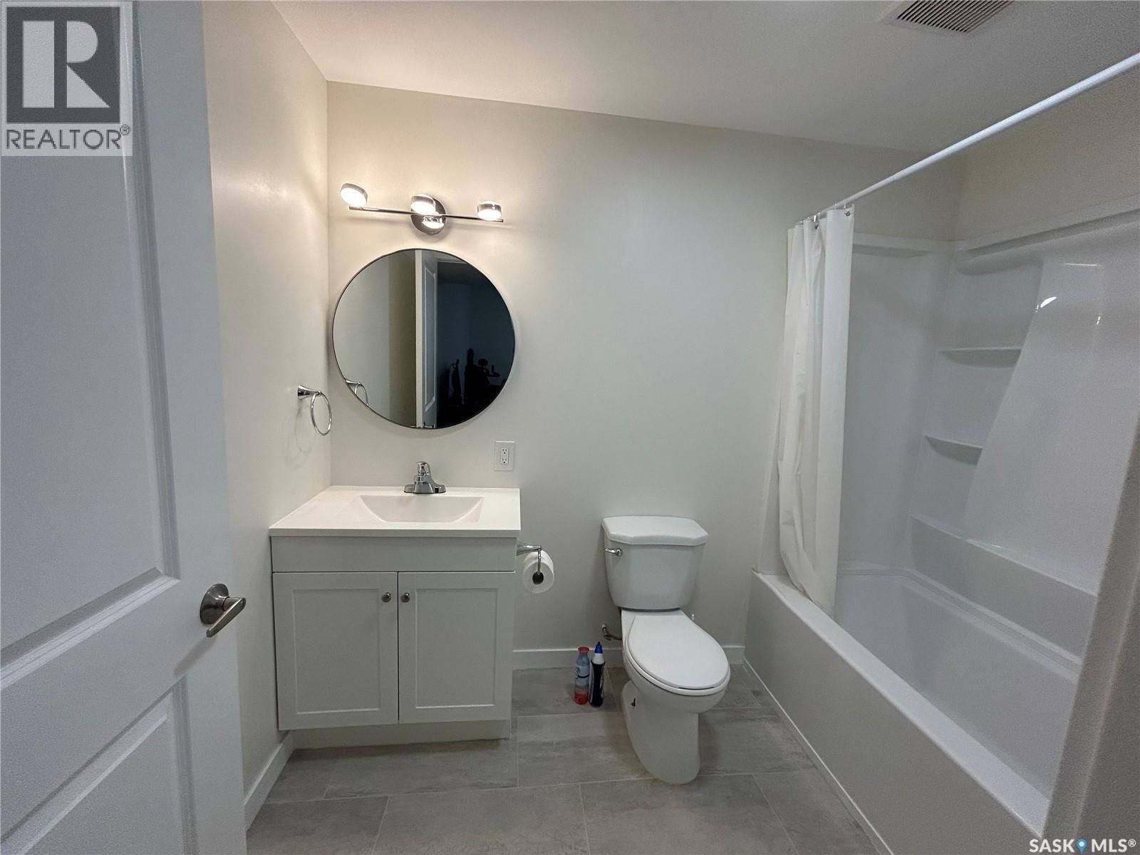 2616 CLARENCE AVENUE Image 17