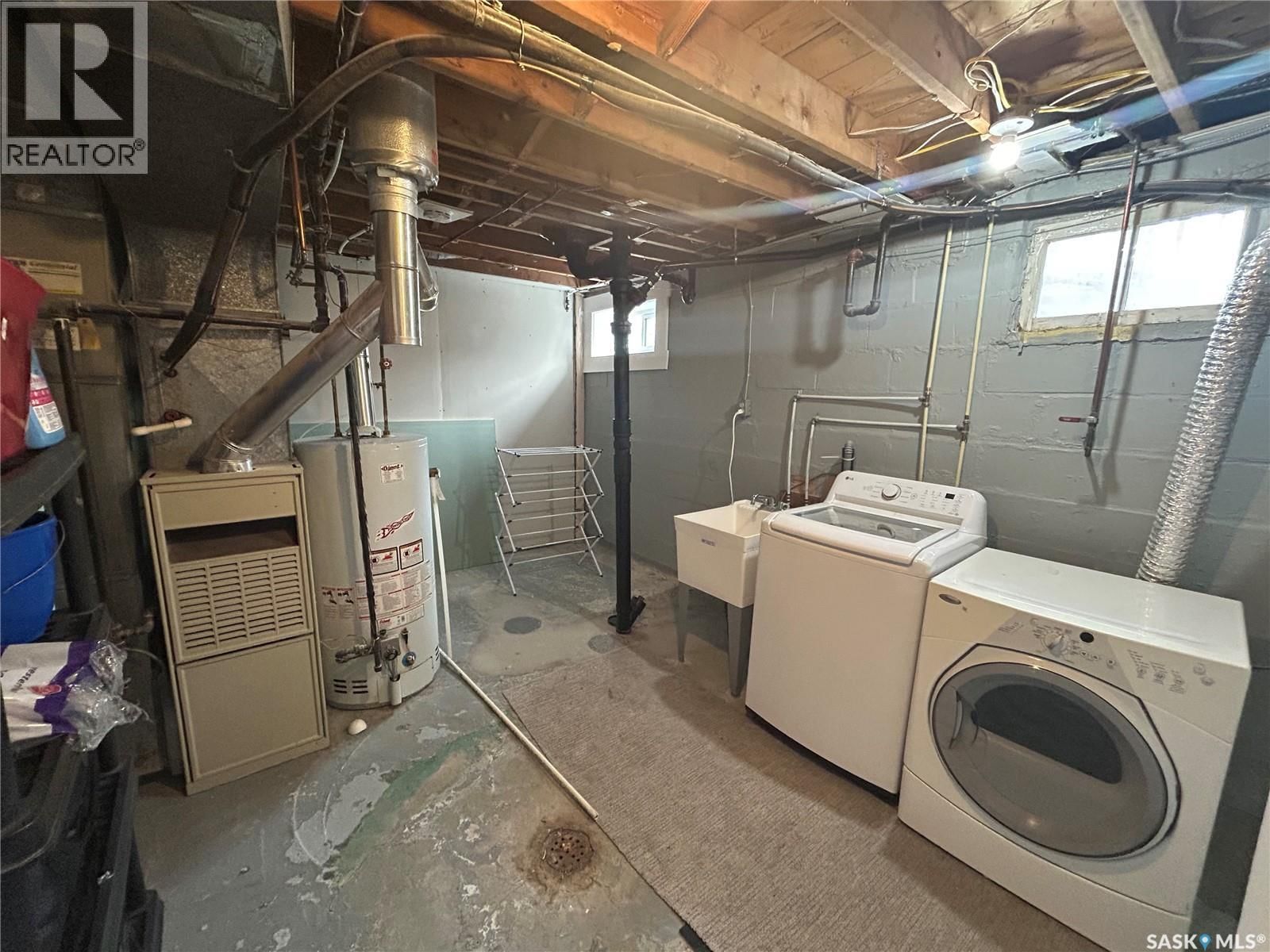 2616 CLARENCE AVENUE Image 18