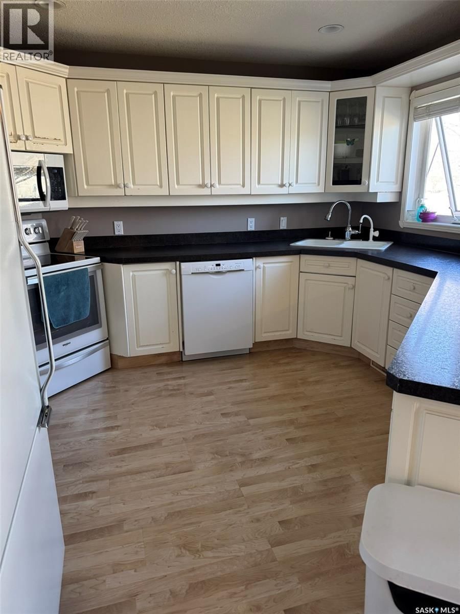 1160 TAISEY CRESCENT Image 7