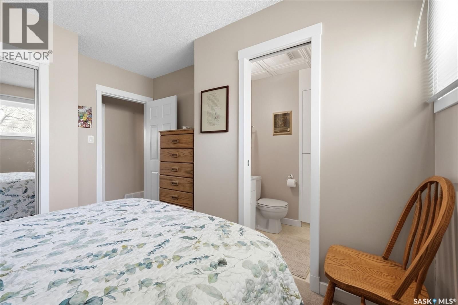 4027 ELPHINSTONE STREET Image 12