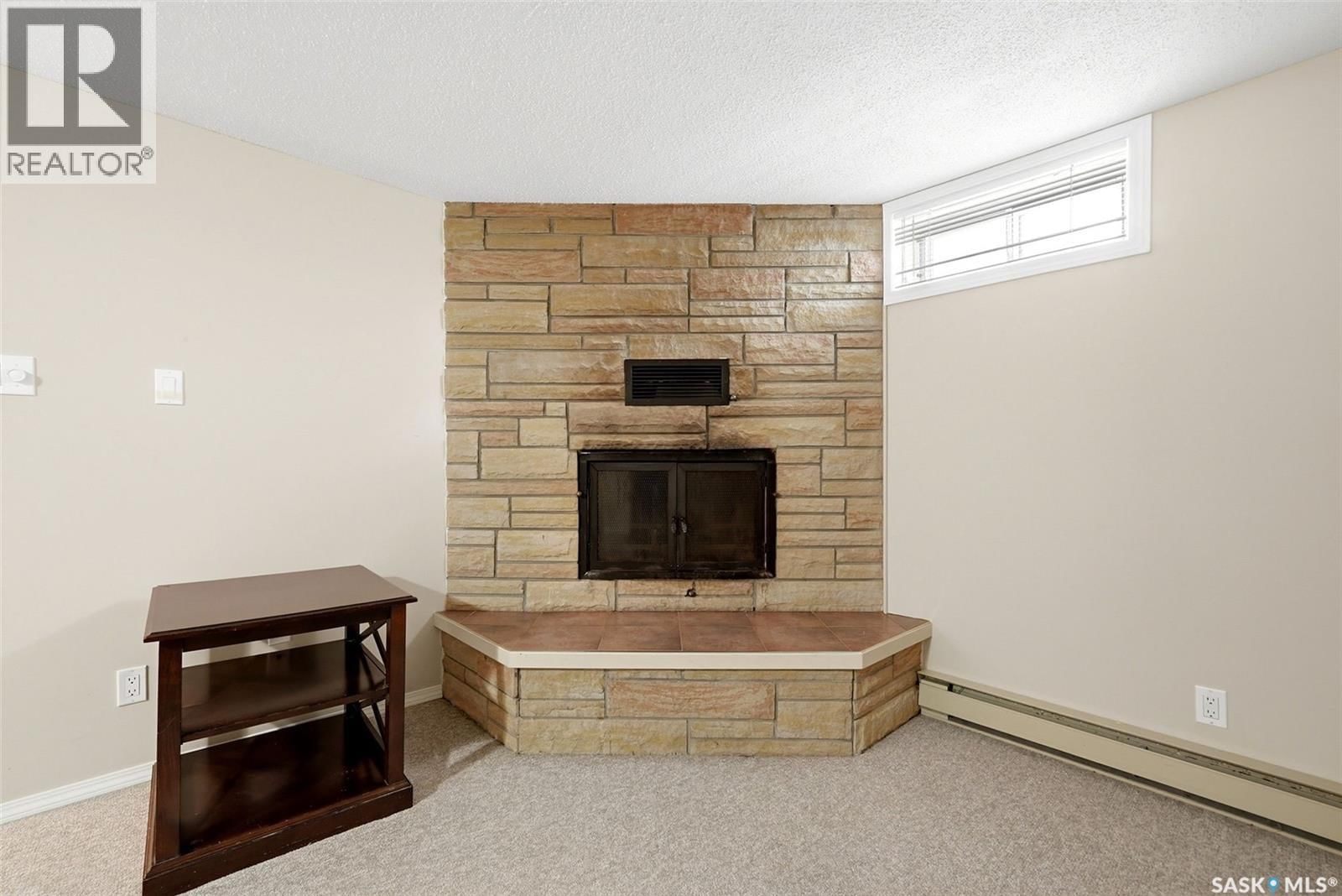 4027 ELPHINSTONE STREET Image 22