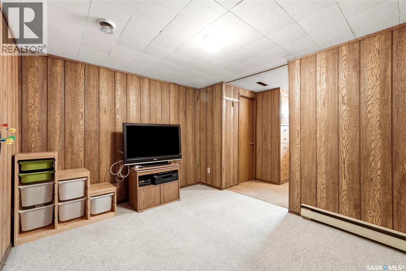 4027 ELPHINSTONE STREET Image 24