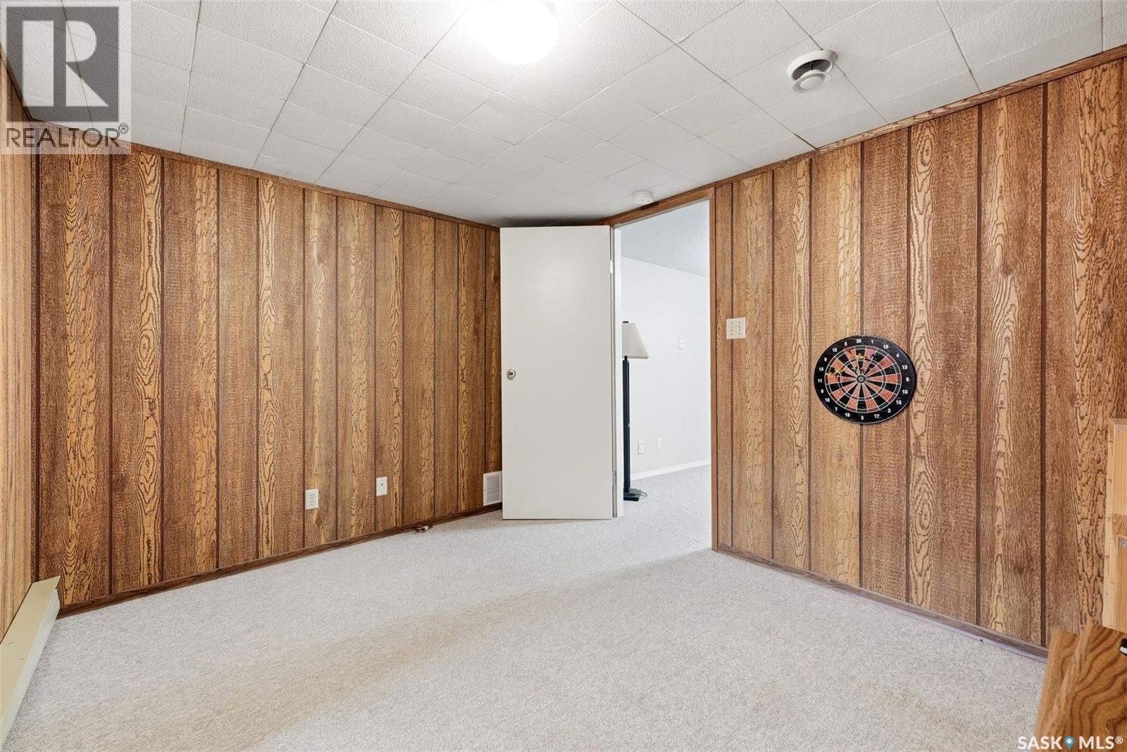 4027 ELPHINSTONE STREET Image 25