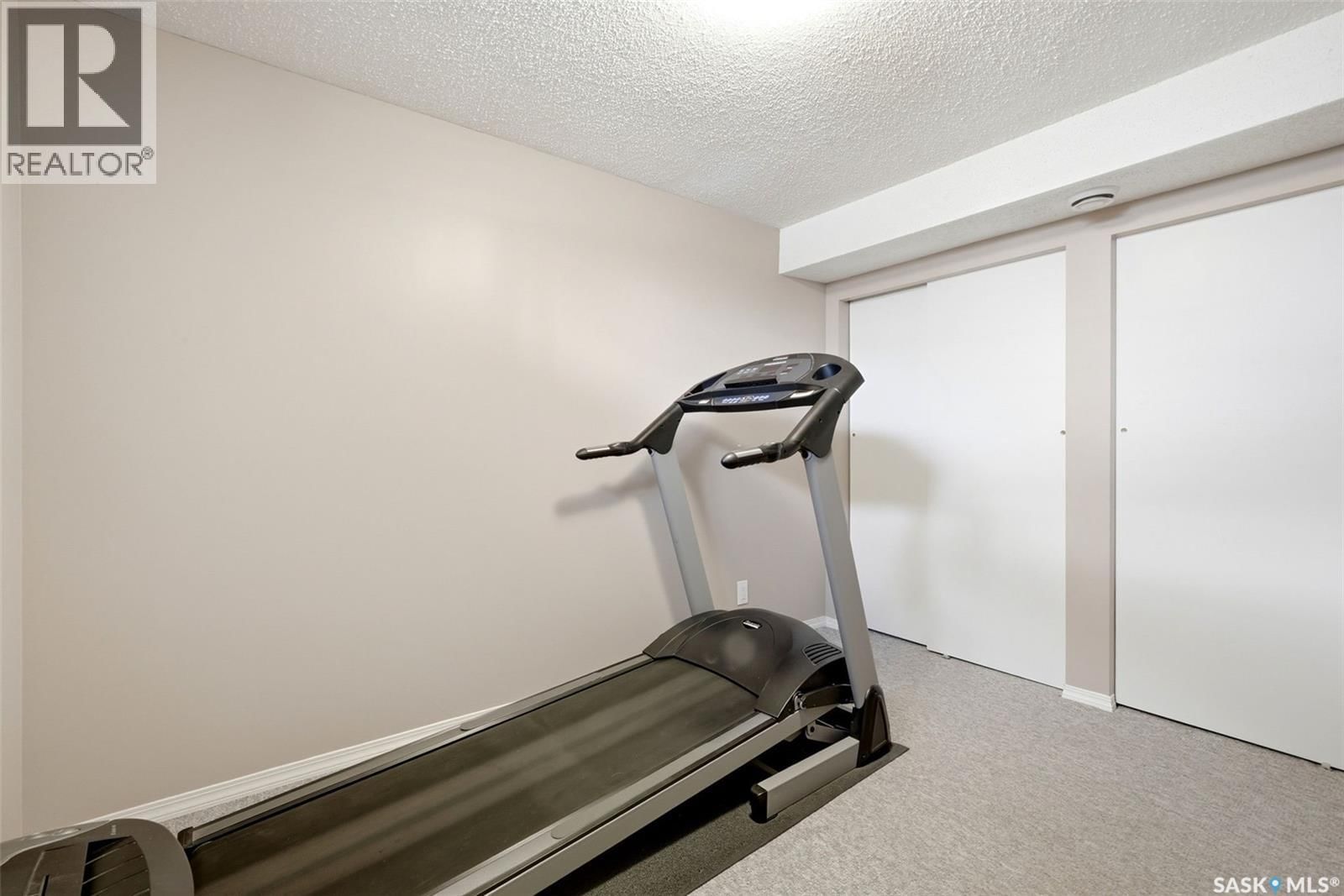 4027 ELPHINSTONE STREET Image 28