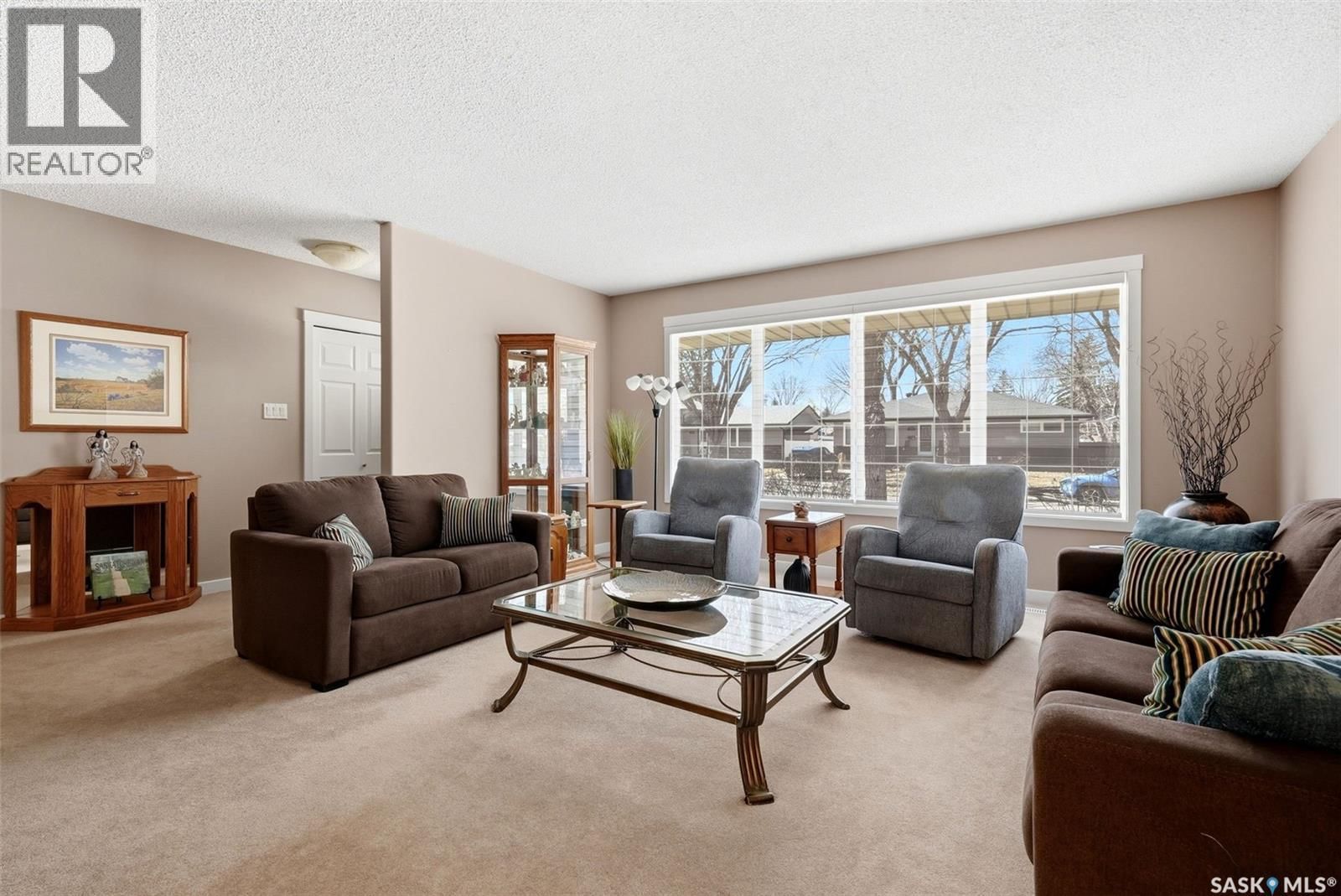 4027 ELPHINSTONE STREET Image 3