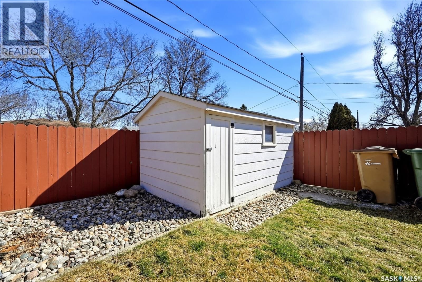 4027 ELPHINSTONE STREET Image 34