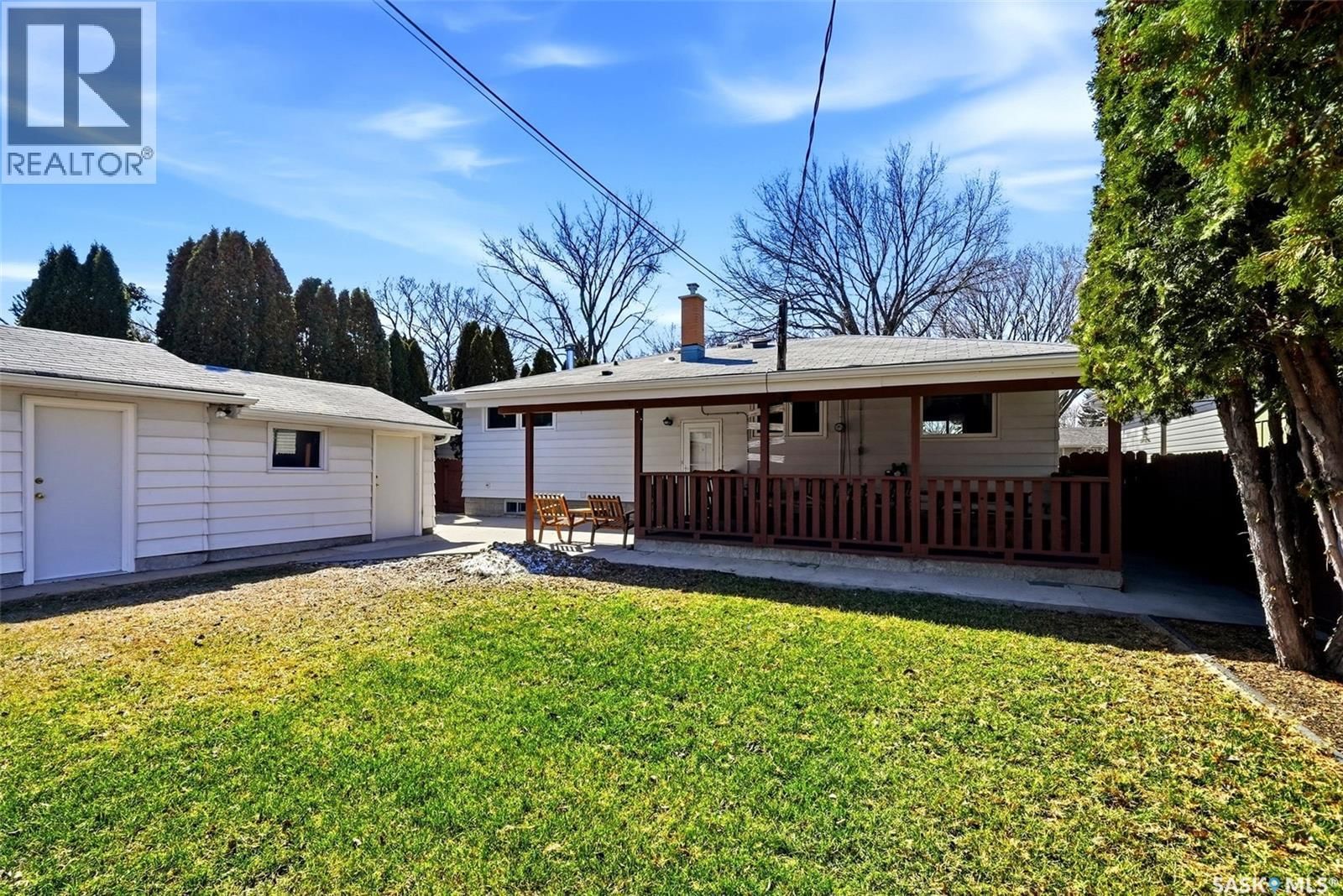 4027 ELPHINSTONE STREET Image 35