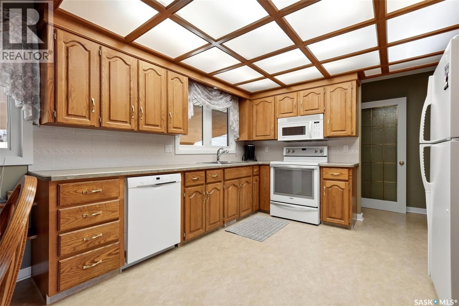 4027 ELPHINSTONE STREET Image 7