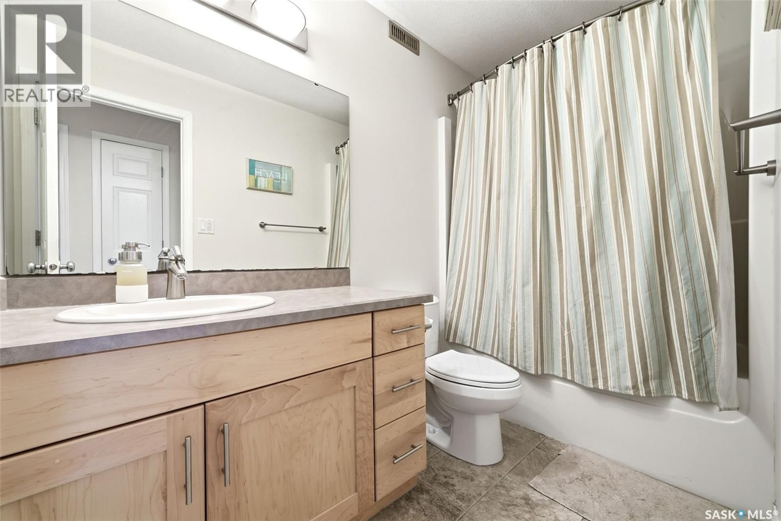 11 FAIRWAY CRESCENT Image 18