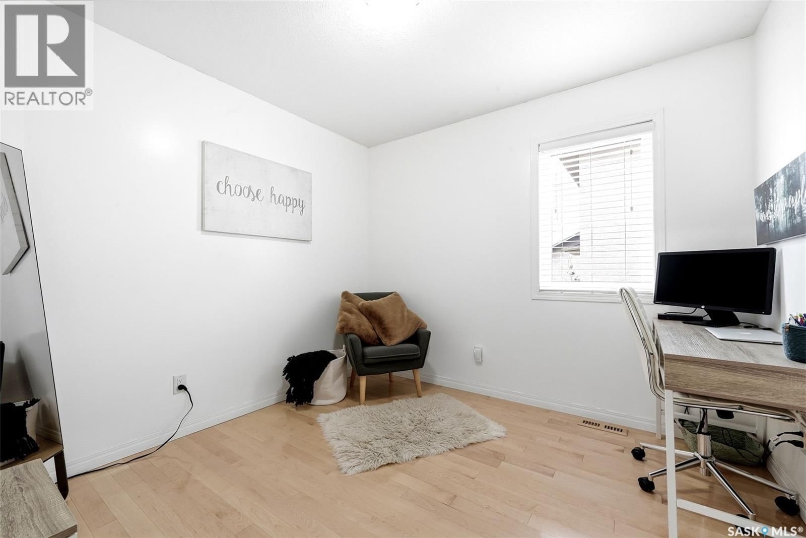 11 FAIRWAY CRESCENT Image 19