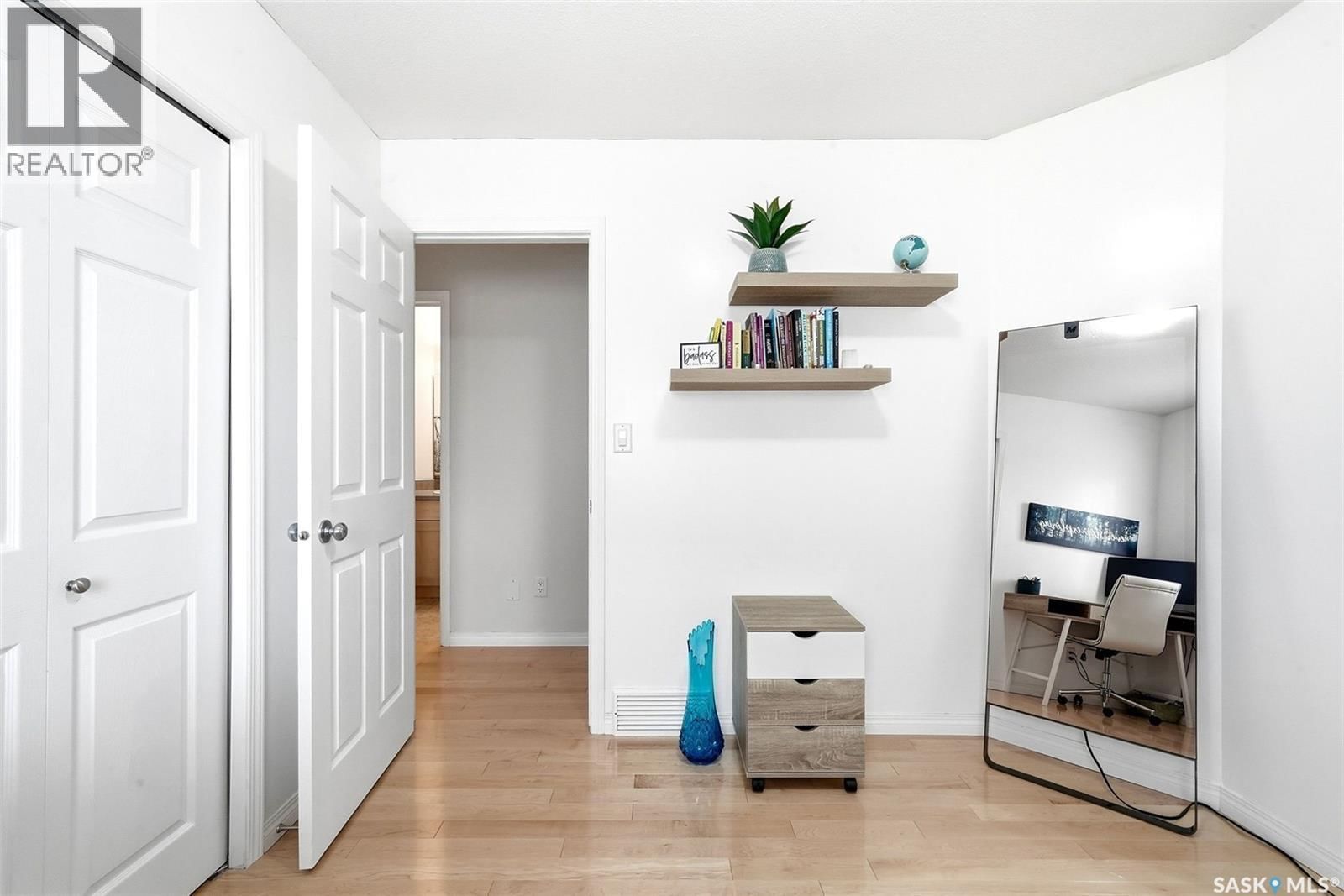 11 FAIRWAY CRESCENT Image 20