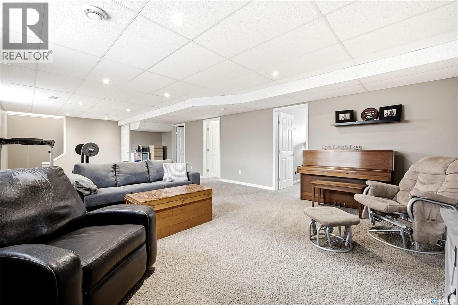 11 FAIRWAY CRESCENT Image 23