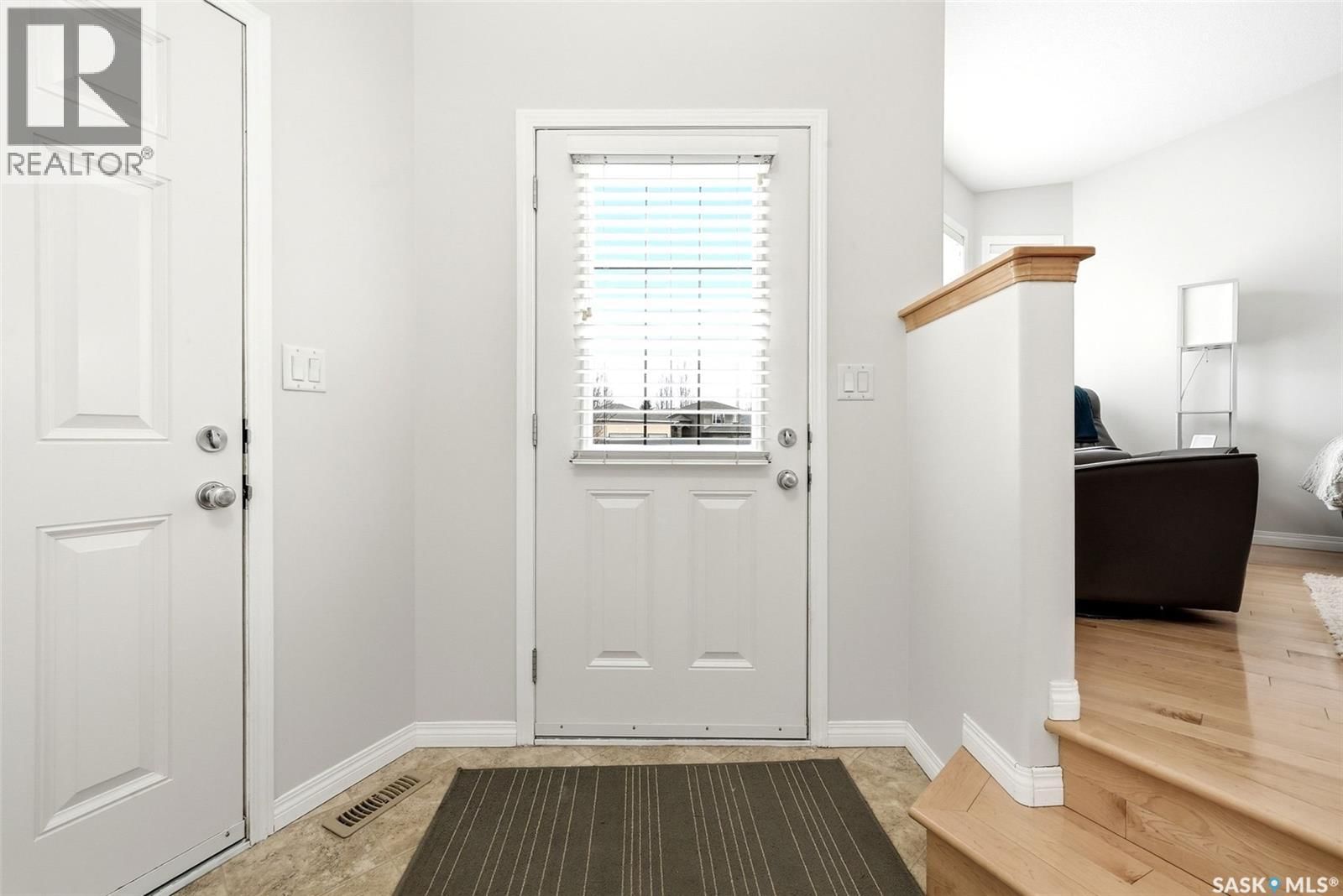 11 FAIRWAY CRESCENT Image 3