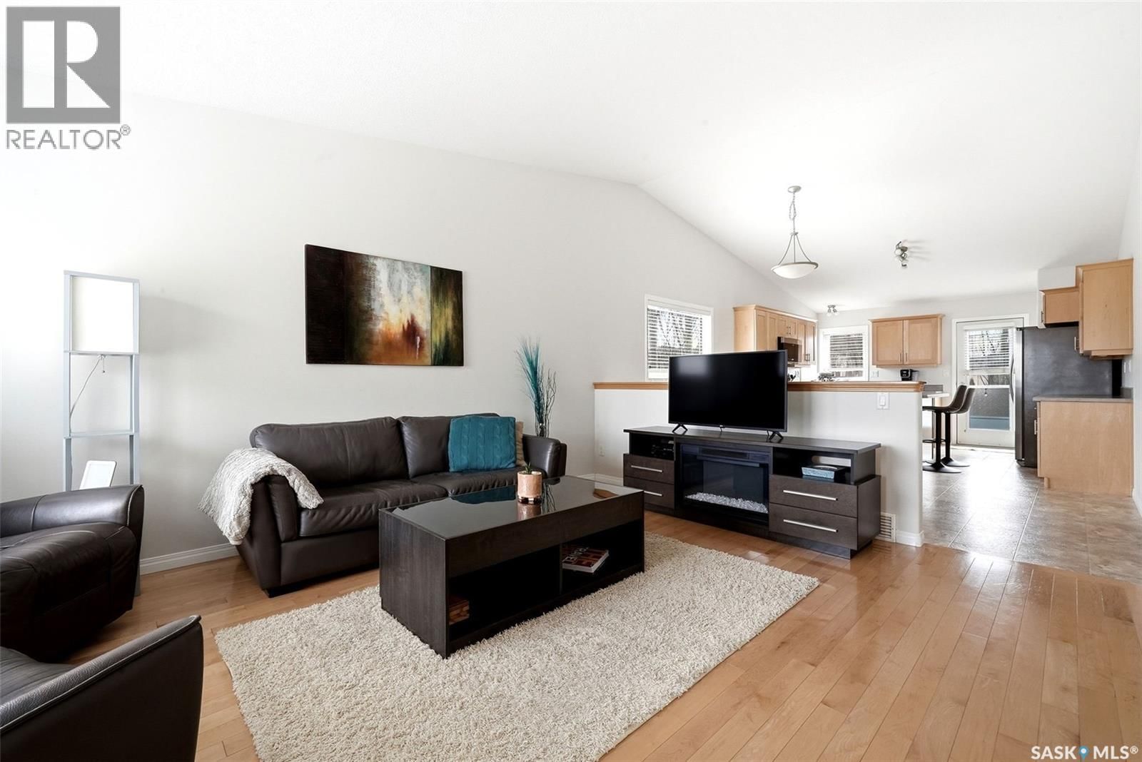 11 FAIRWAY CRESCENT Image 6