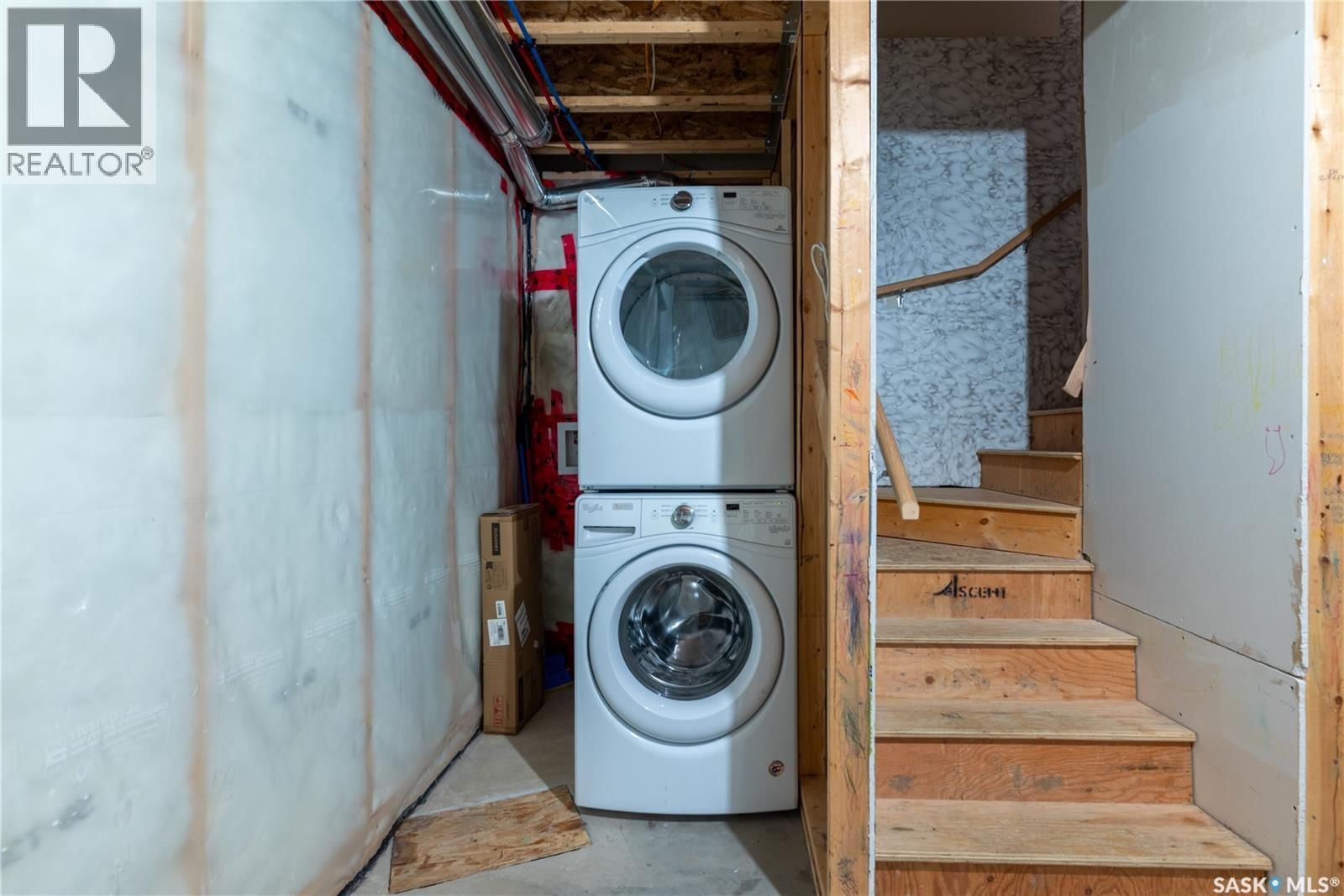 4372 JAMES HILL ROAD Image 32