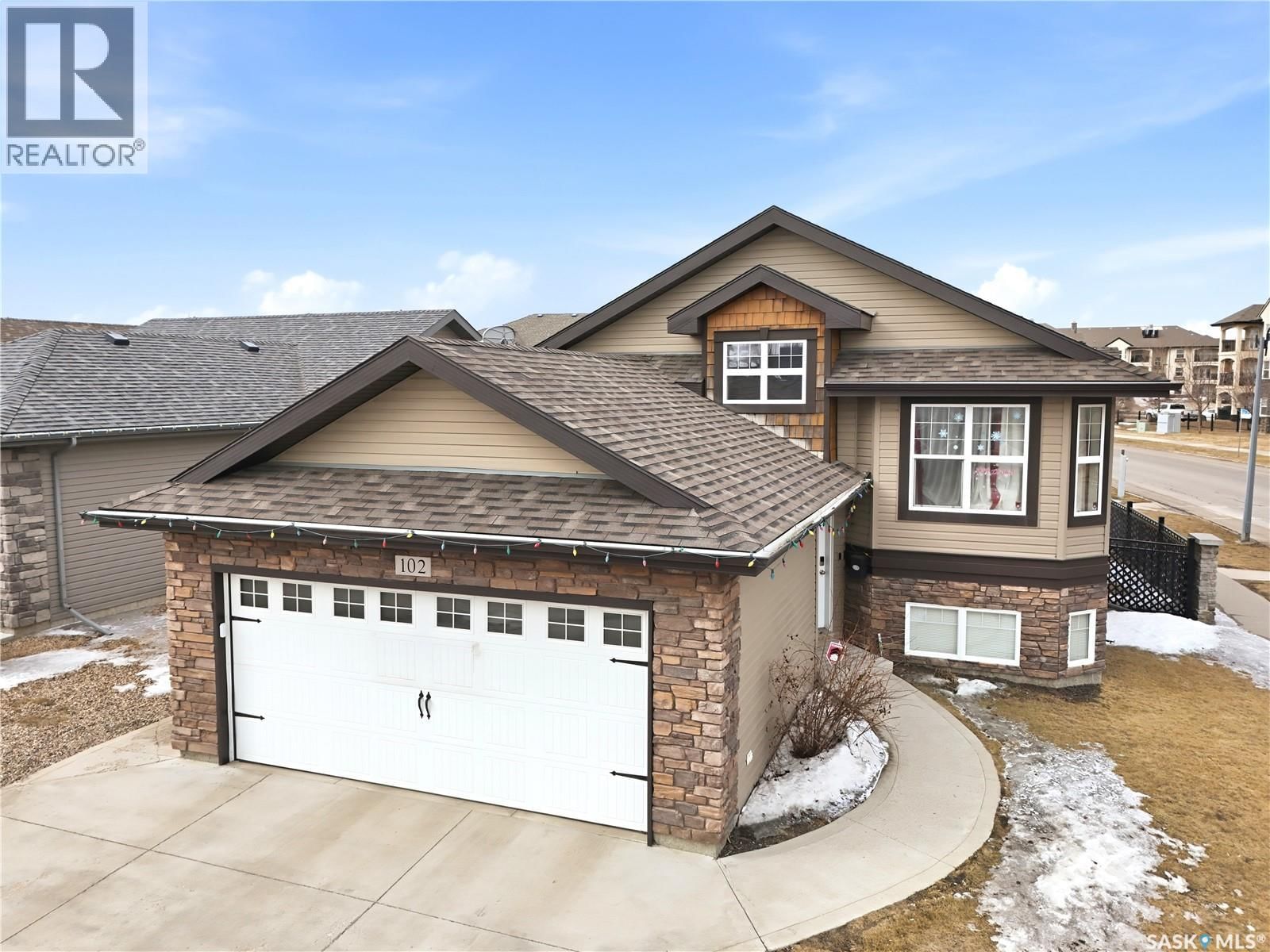 102 WHALLEY CRESCENT Image 1