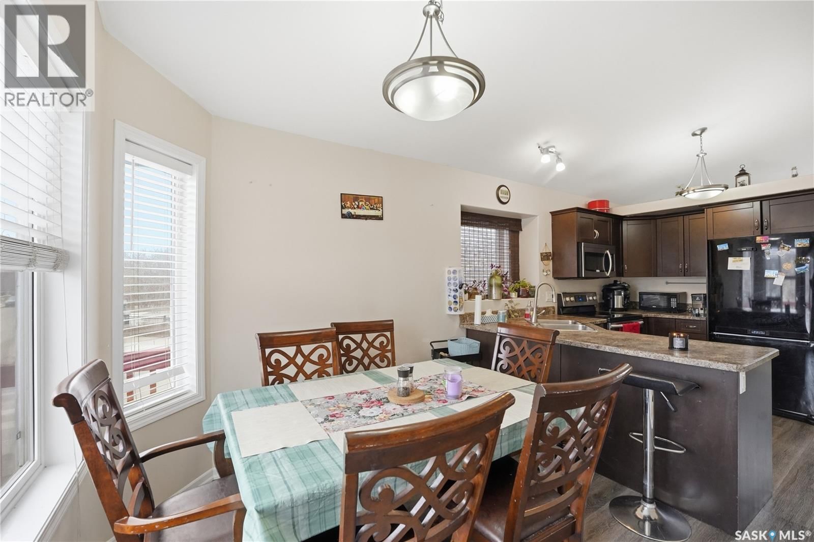 102 WHALLEY CRESCENT Image 11