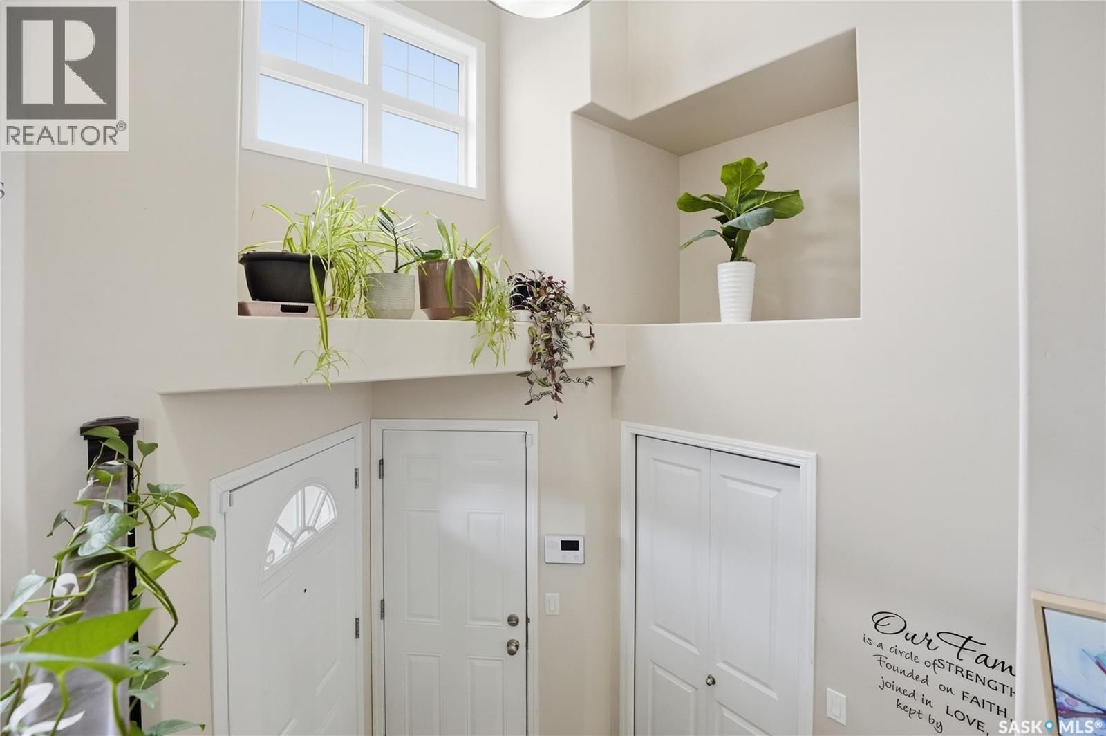 102 WHALLEY CRESCENT Image 22