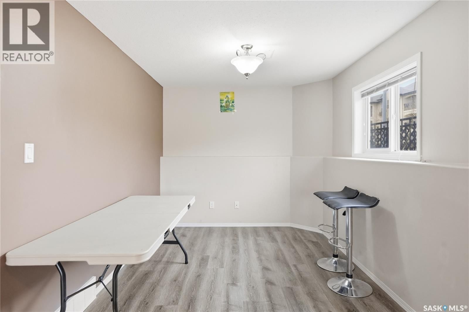 102 WHALLEY CRESCENT Image 25