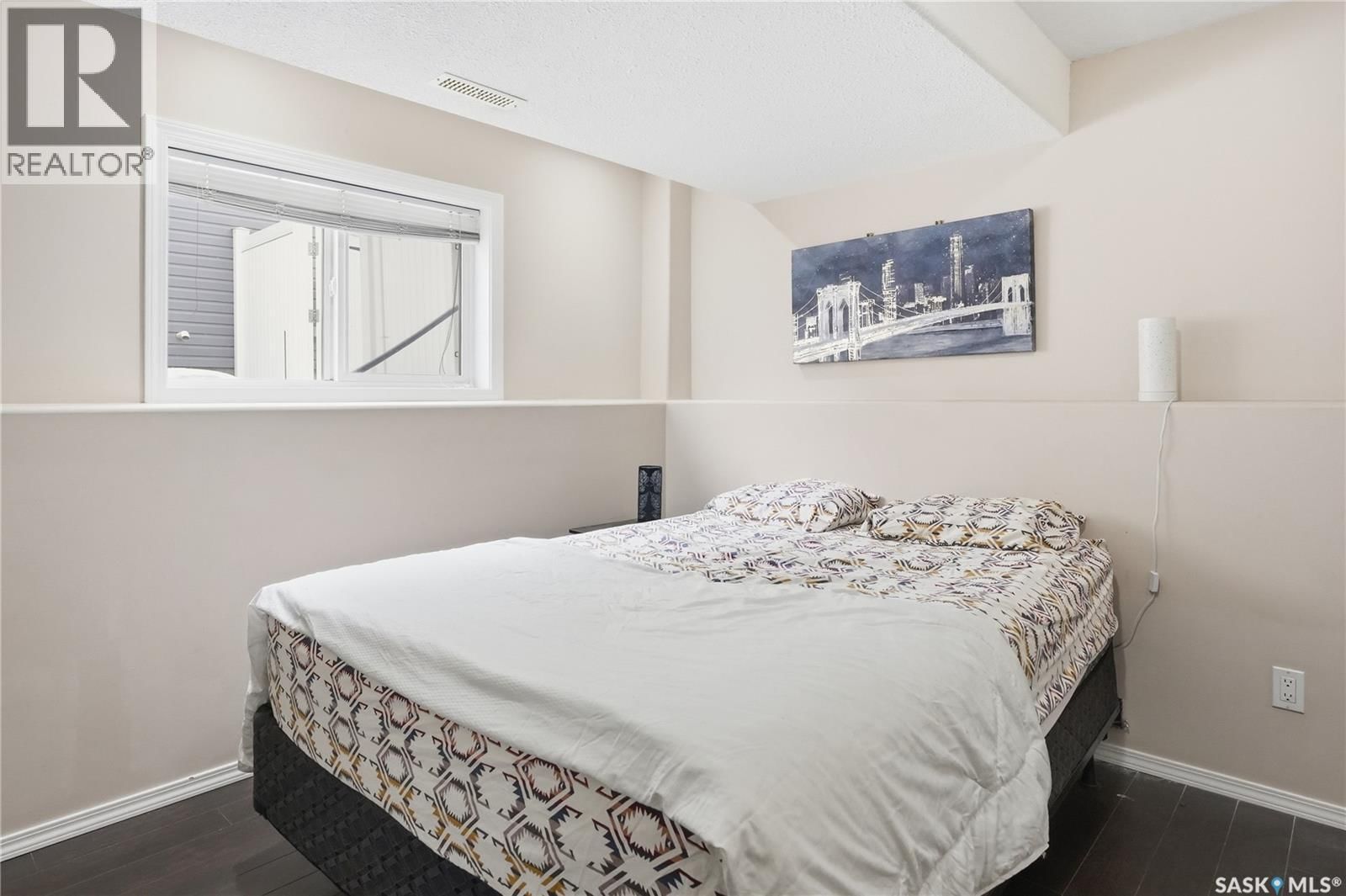 102 WHALLEY CRESCENT Image 26