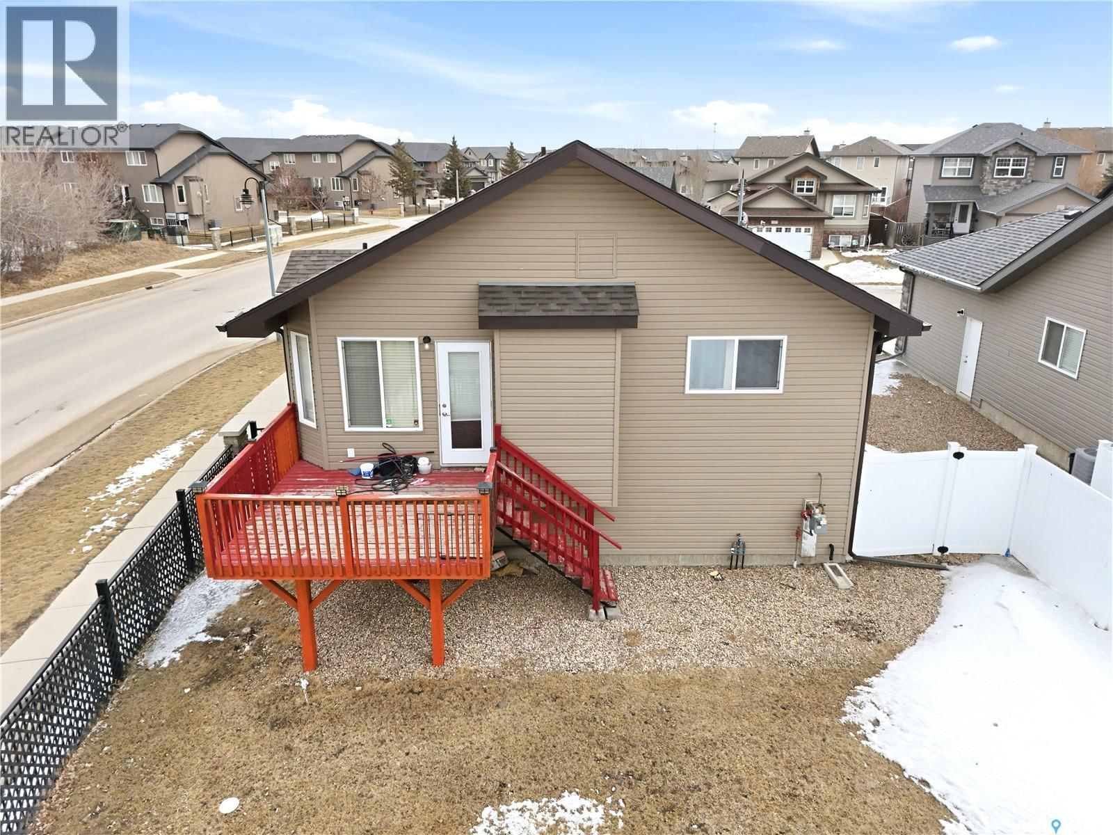 102 WHALLEY CRESCENT Image 33