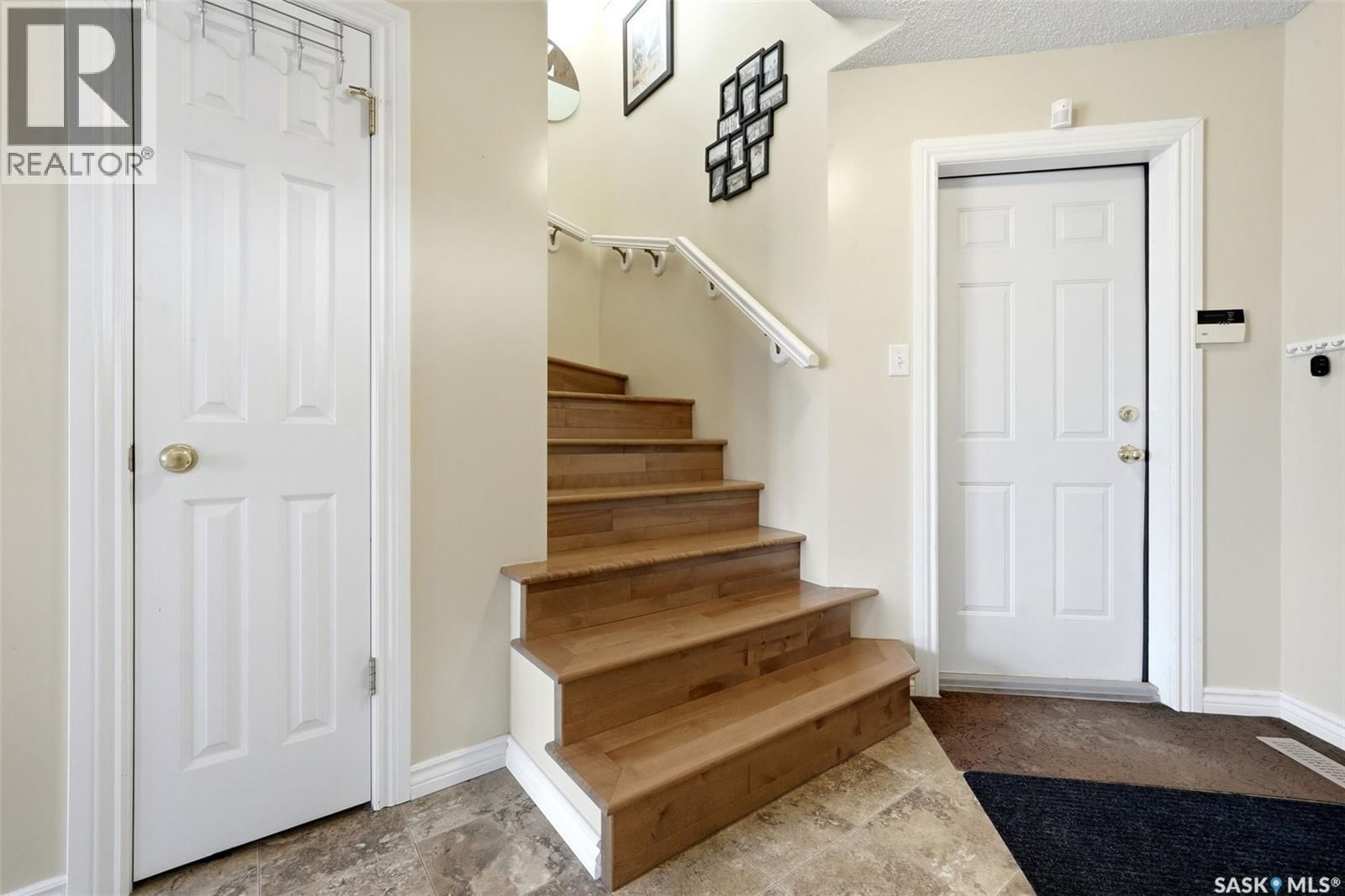 1614 ROUSSEAU CRESCENT Image 16