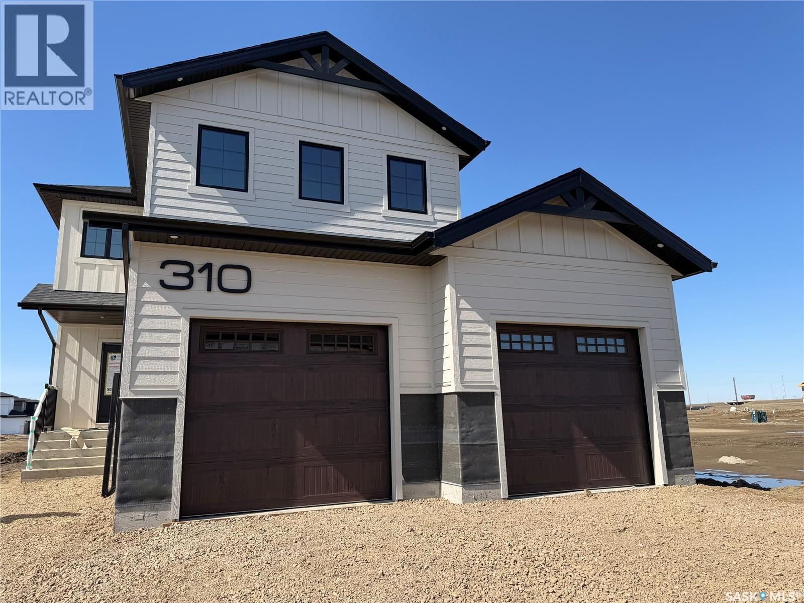 310 Traeger MANOR, Saskatoon, Saskatchewan S7V 1Z4