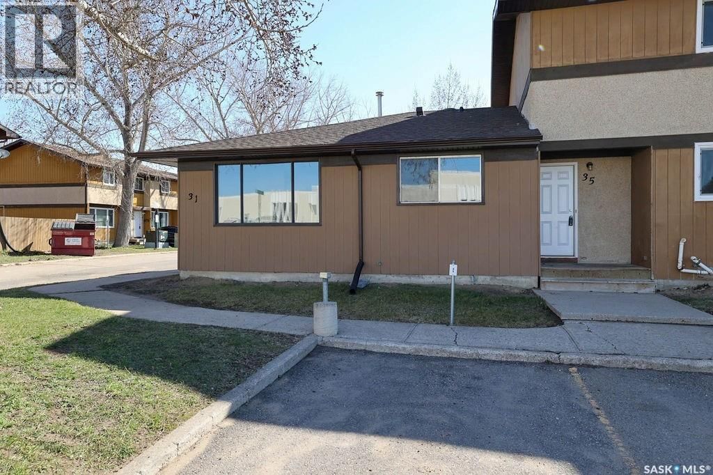 31 Mackenzie WAY, Regina, Saskatchewan S4N 5M7