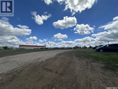 3 McKenzie LANE | Moose Jaw Saskatchewan | Slide Image Four