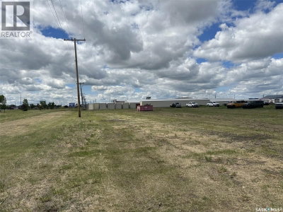 3 McKenzie LANE | Moose Jaw Saskatchewan | Slide Image Nine