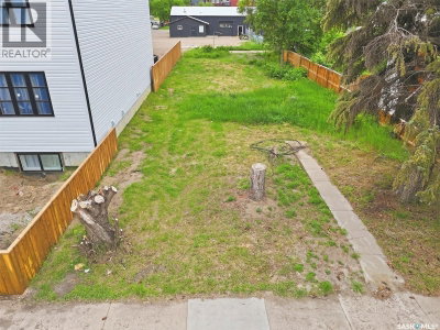 537 H AVENUE | Saskatoon Saskatchewan | Slide Image Three