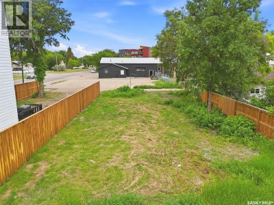 537 H AVENUE | Saskatoon Saskatchewan | Slide Image Five