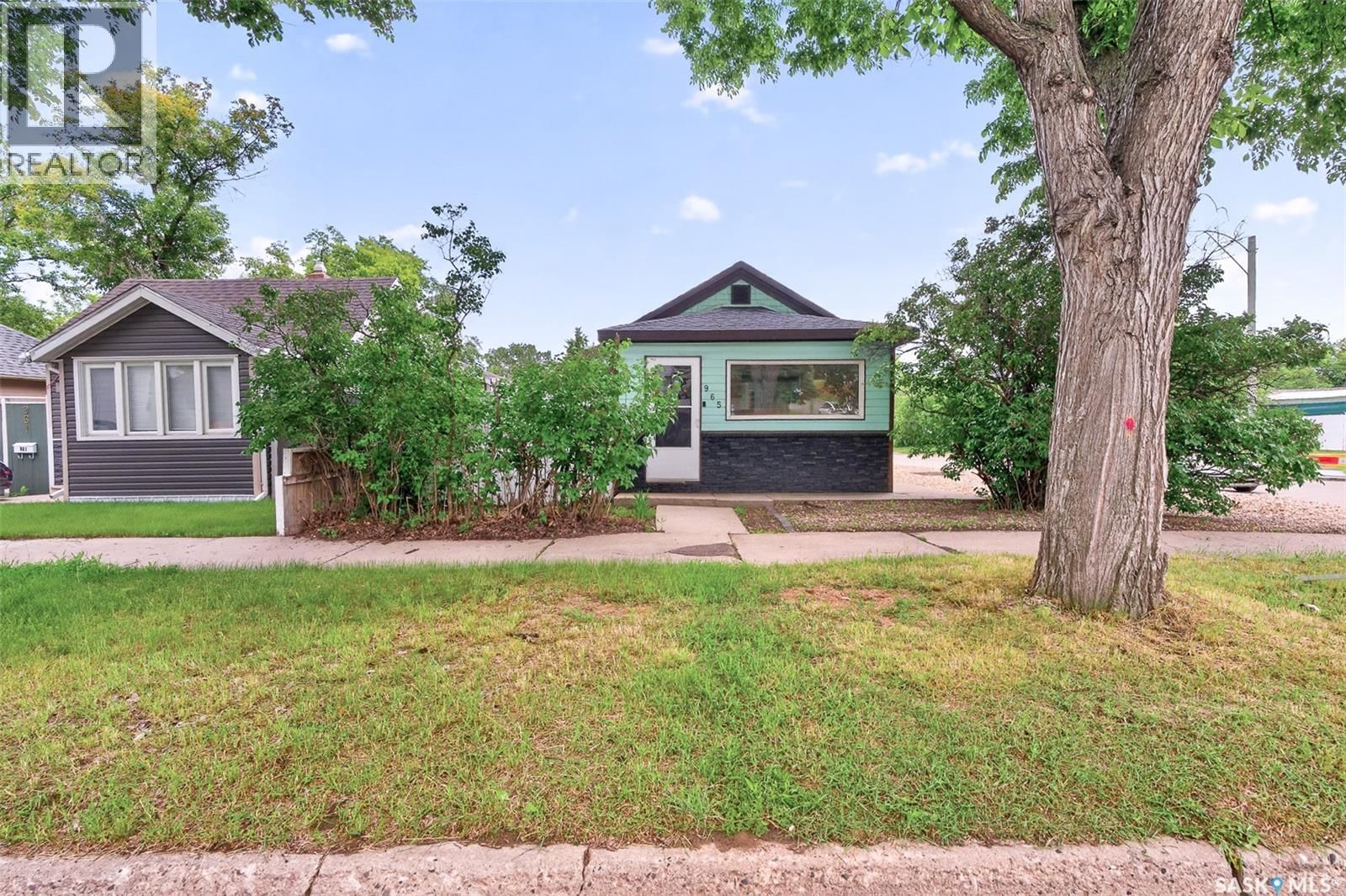 965 Stadacona Street, Moose Jaw, Saskatchewan S6H 2A9
